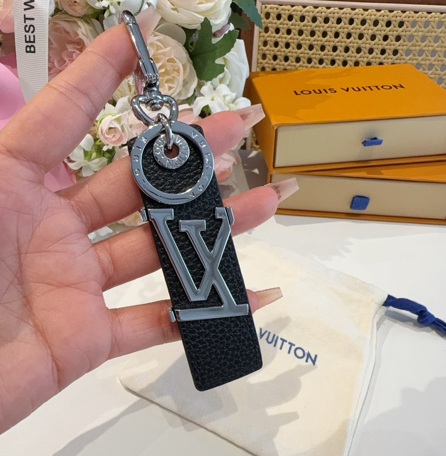 [TOP] Louis Vuitton LV  Keychain-4 Colors