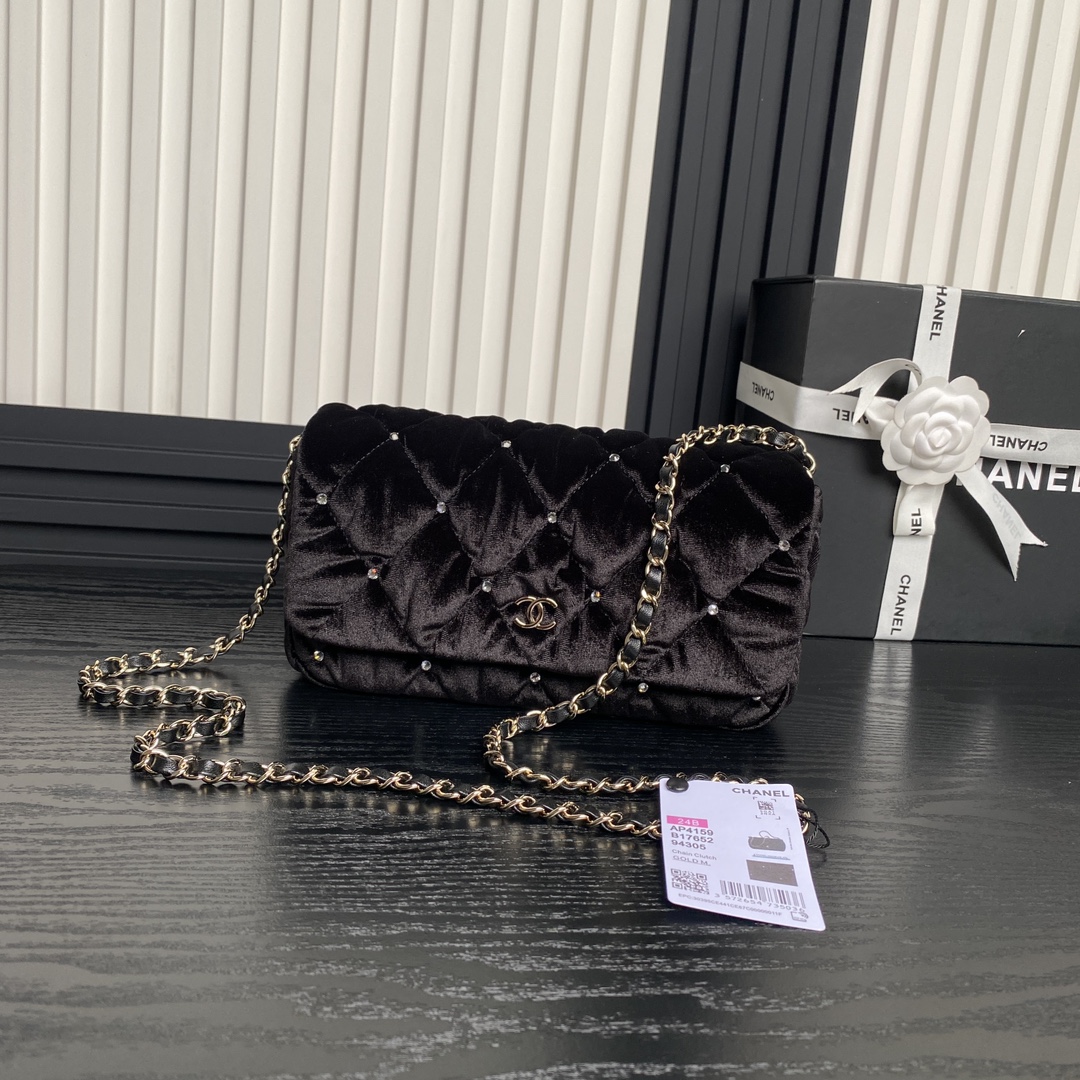 [TOP] CHANEL Crossbody Bag Velvet 13×23×5cm - Black