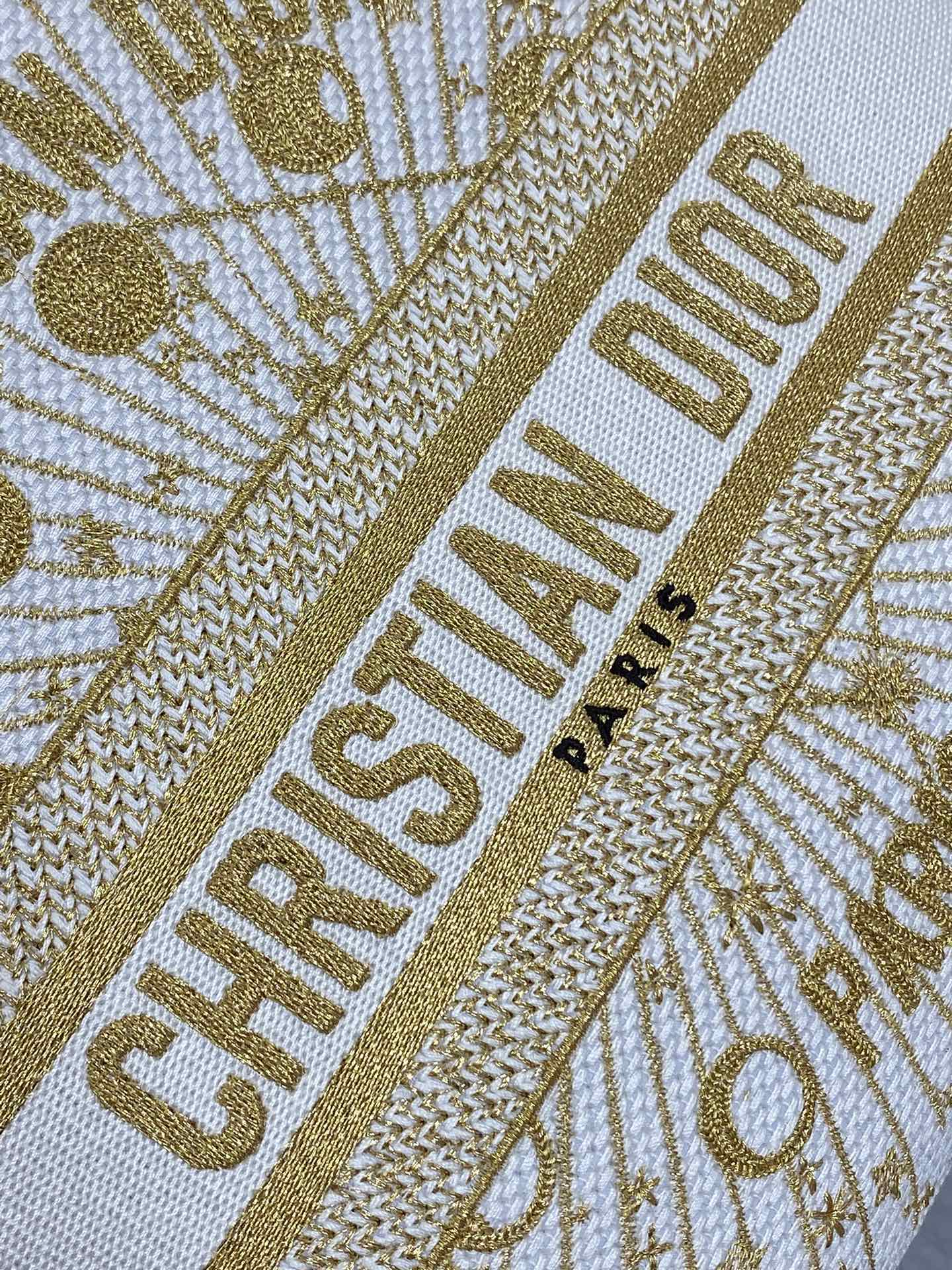 [TOP] Christian Dior Pattern Embroidery Bag 24x20x11cm - White