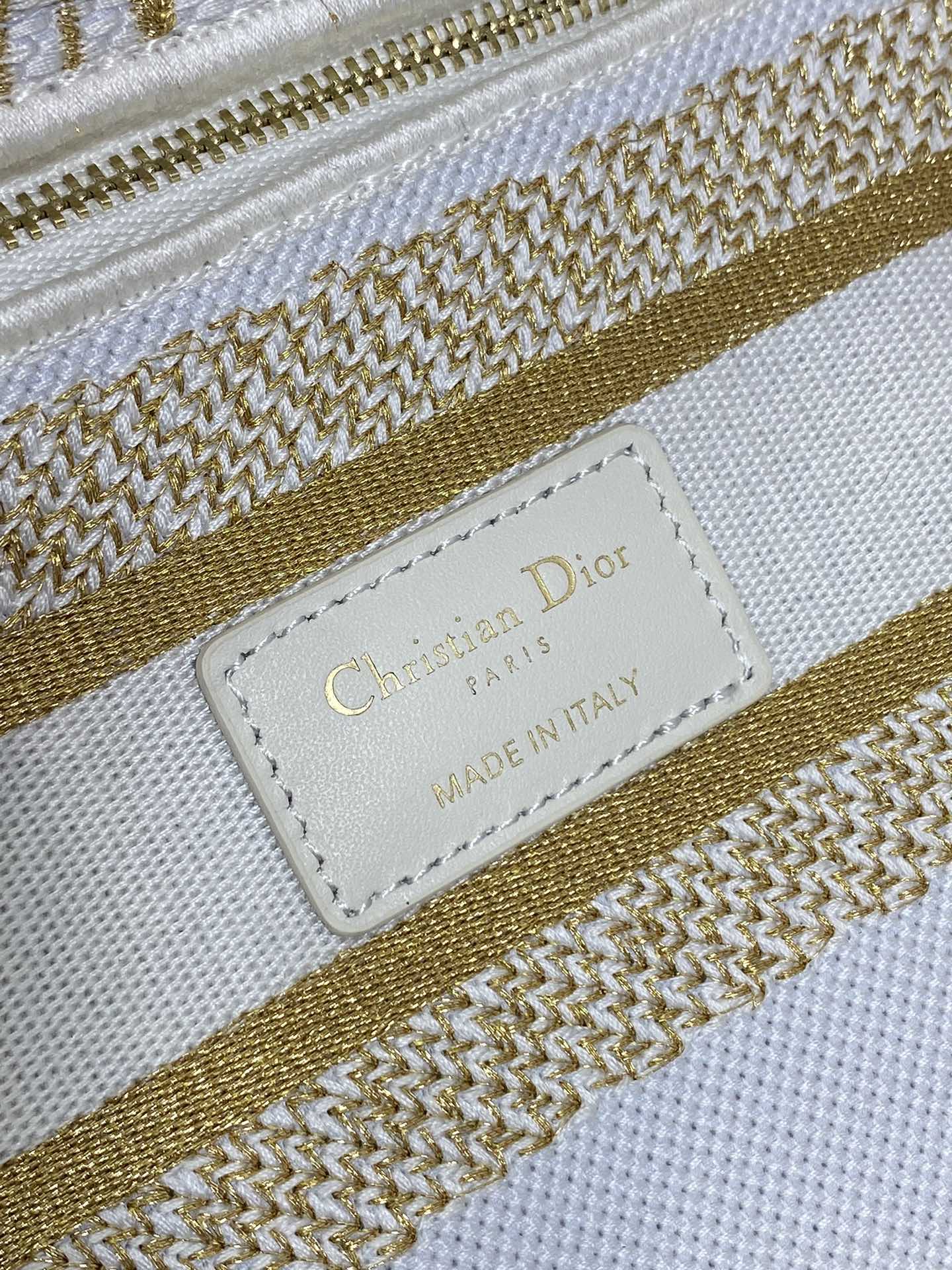 [TOP] Christian Dior Pattern Embroidery Bag 24x20x11cm - White