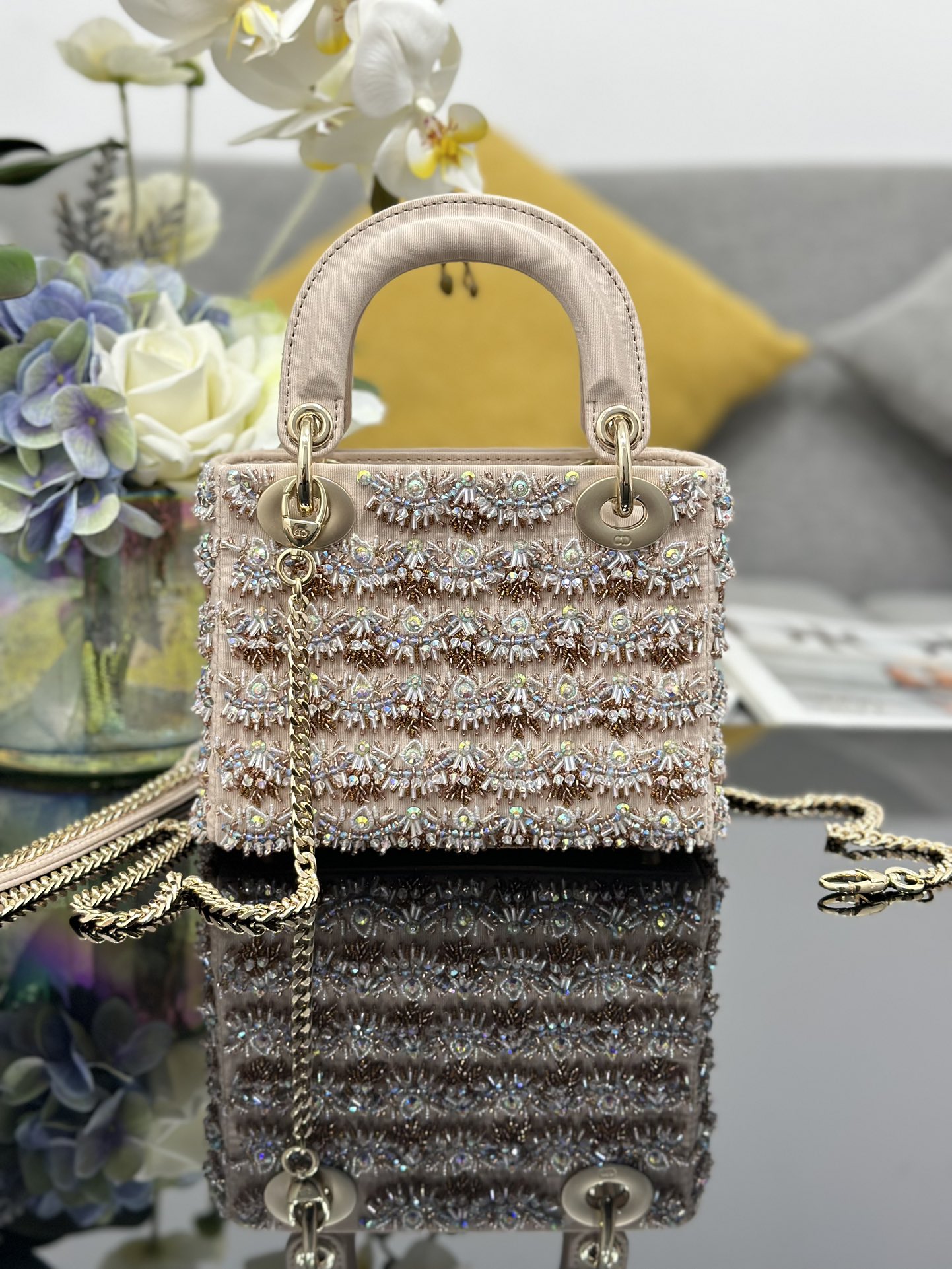 [TOP] Christian Dior Embroidery with Diamonds Bags 17×15×7cm - Beige
