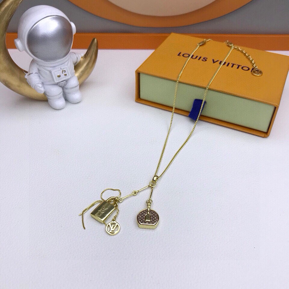 [TOP] Louis Vuitton LV Necklace - Gold