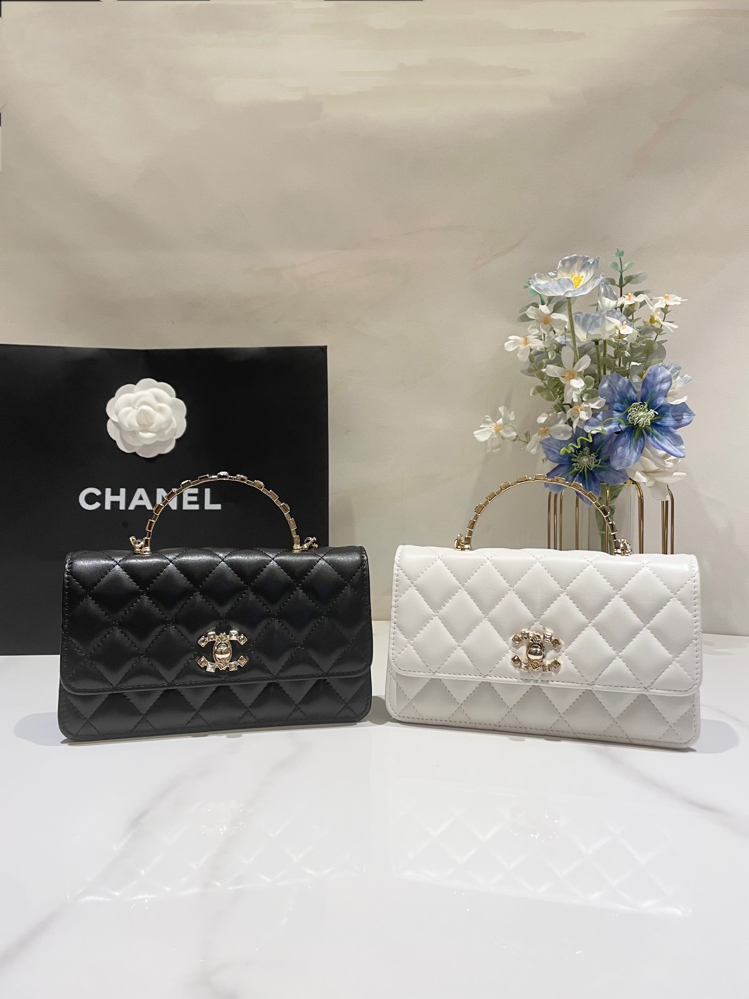 [TOP] CHANEL Flap Bag with Handle 18.5*11*6cm - 2 Colors