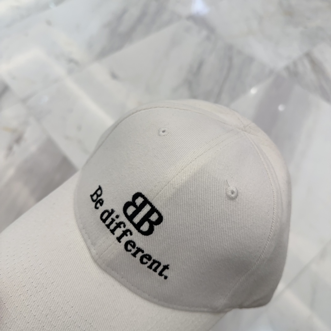[TOP] BALENCIAGA Baseball Cap - 2 Colors