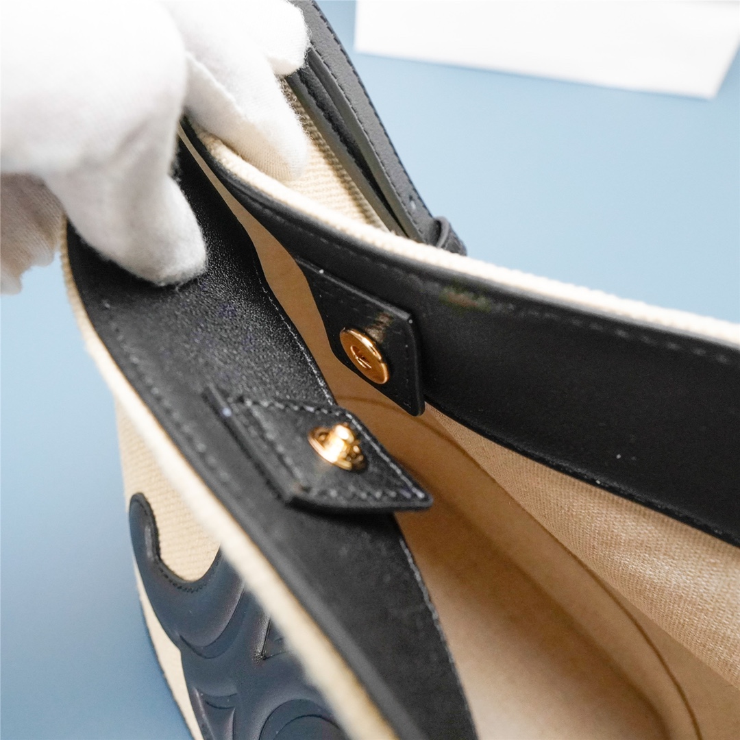 [TOP] CELINE Cuir Triomphe Bucket Bag 30x22x13cm - Black and White