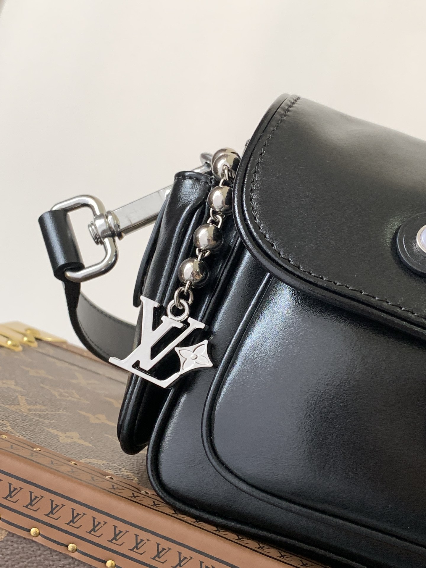 [TOP] Louis Vuitton LV Cargo Mini Handbag 23cm - Black