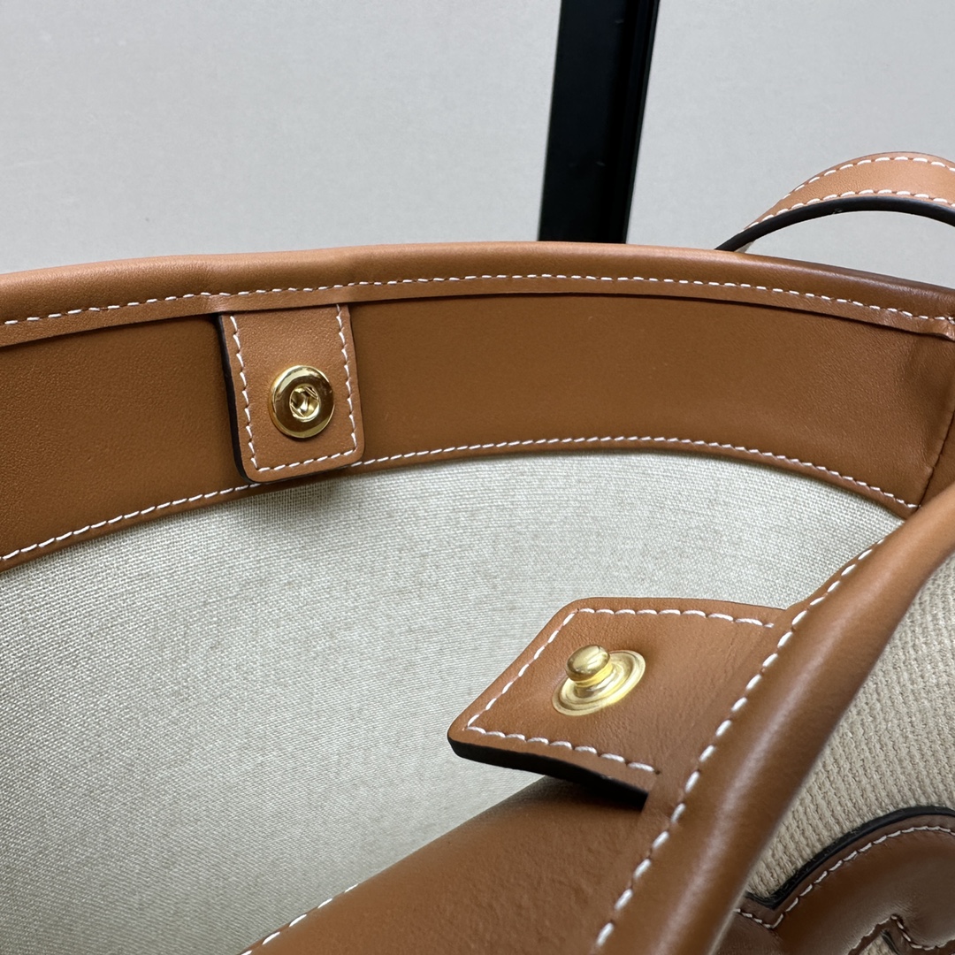 [TOP] CELINE Cuir Triomphe Bucket Bag 24x22x13cm - Brown and White