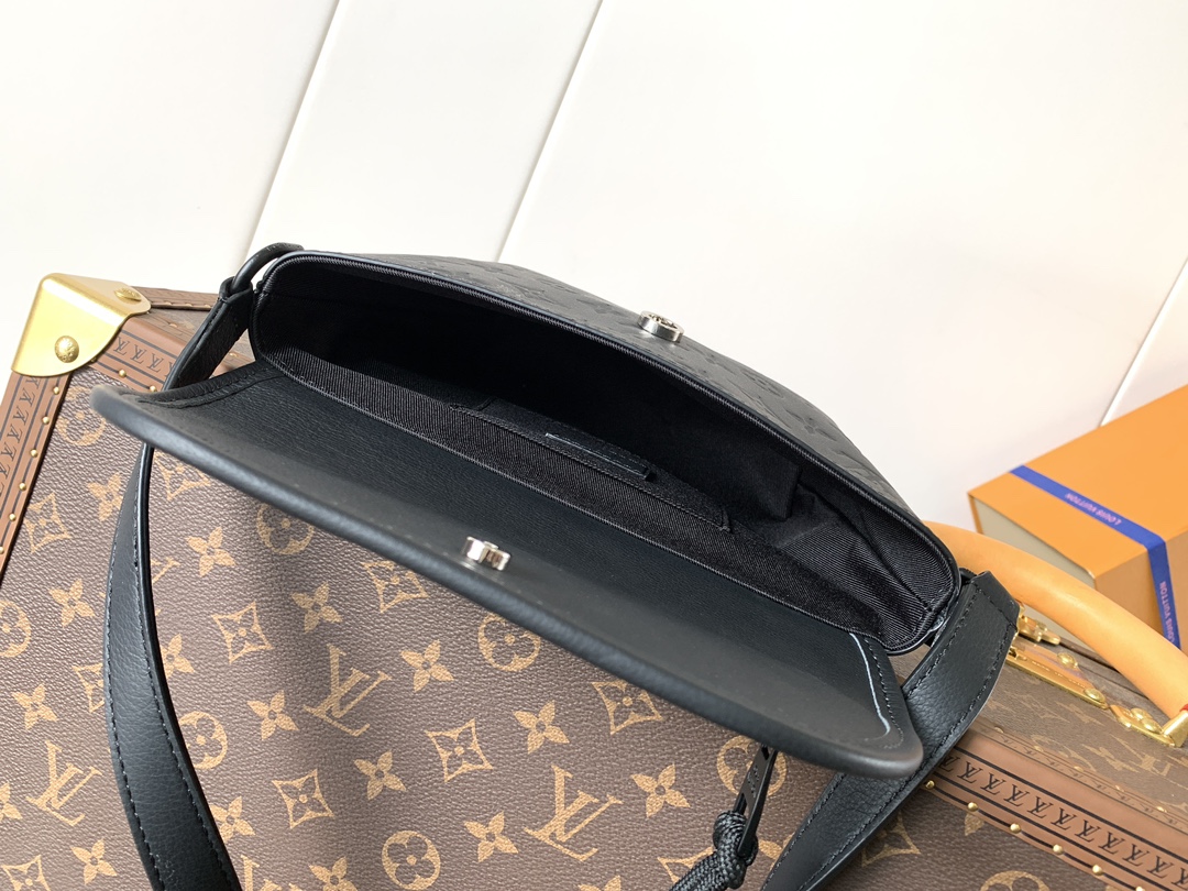 [TOP] Louis Vuitton LV Pulse Monogram Shadow Handbag 22x16x5cm/26x17x11cm - Black