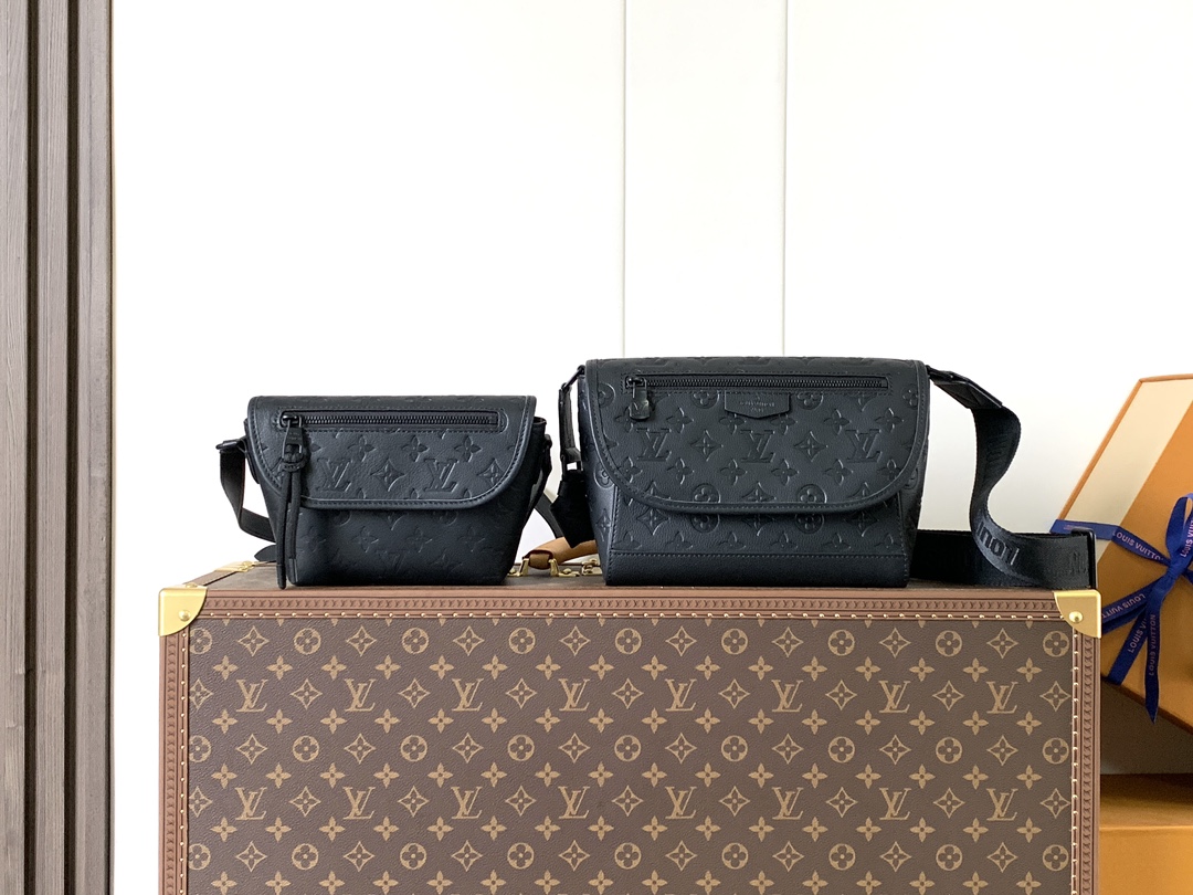[TOP] Louis Vuitton LV Pulse Monogram Shadow Handbag 22x16x5cm/26x17x11cm - Black