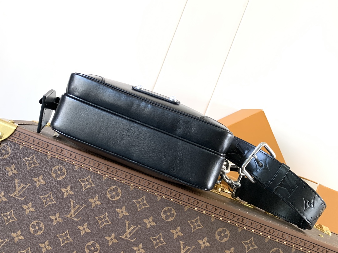 [TOP] Louis Vuitton LV Nil Handbag Cowhide 25cm - Black