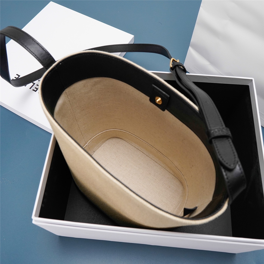 [TOP] CELINE Cuir Triomphe Bucket Bag 30x22x13cm - Black and White