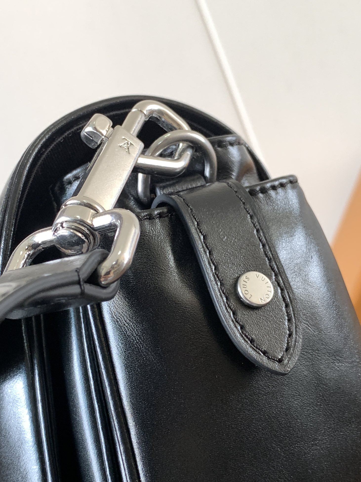 [TOP] Louis Vuitton LV Cargo Mini Handbag 23cm - Black