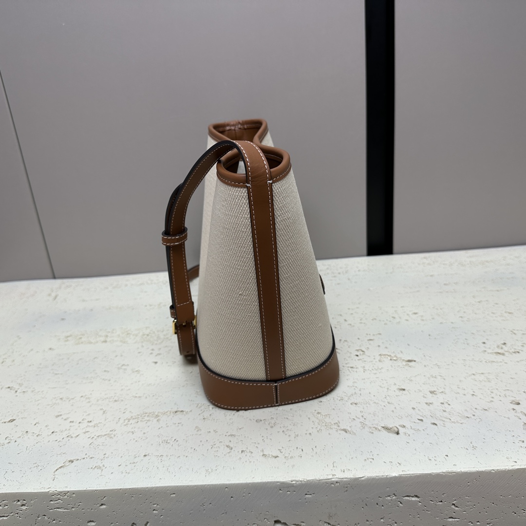 [TOP] CELINE Cuir Triomphe Bucket Bag 24x22x13cm - Brown and White