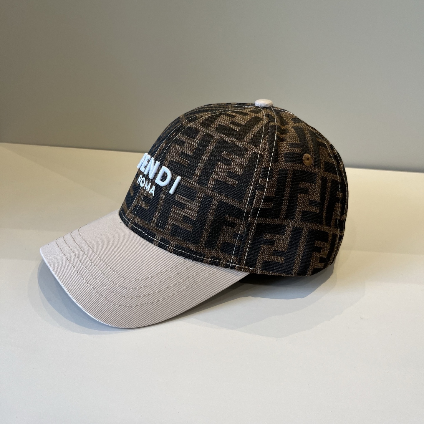 [TOP] FENDI Baseball Cap - 2 Colors