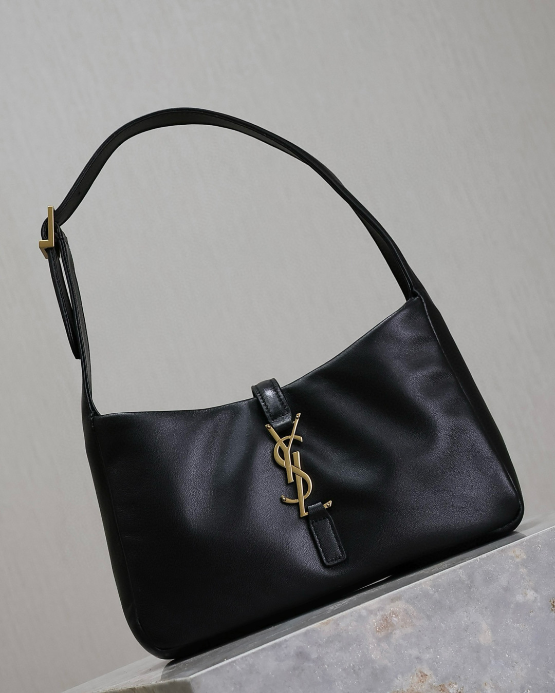 [TOP] Yves Saint Laurent YSL Le 5A7 Hobo Bag Sheepskin 25X14X6cm - Black&GHW