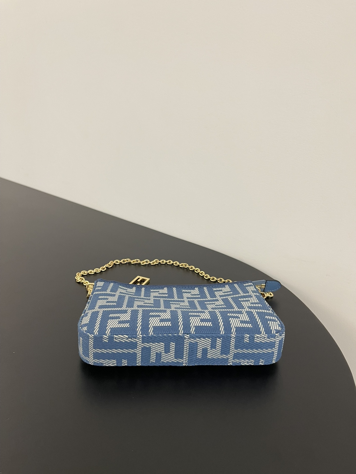 [TOP] FENDI Classic Mahjong Bag 20×3×13cm - Blue
