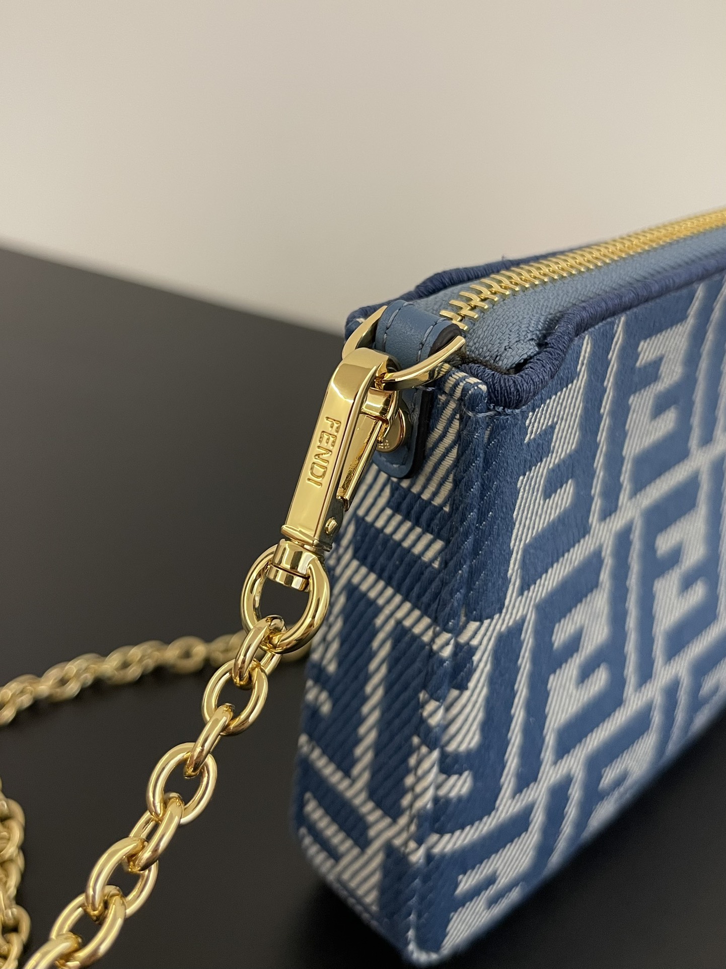 [TOP] FENDI Classic Mahjong Bag 20×3×13cm - Blue