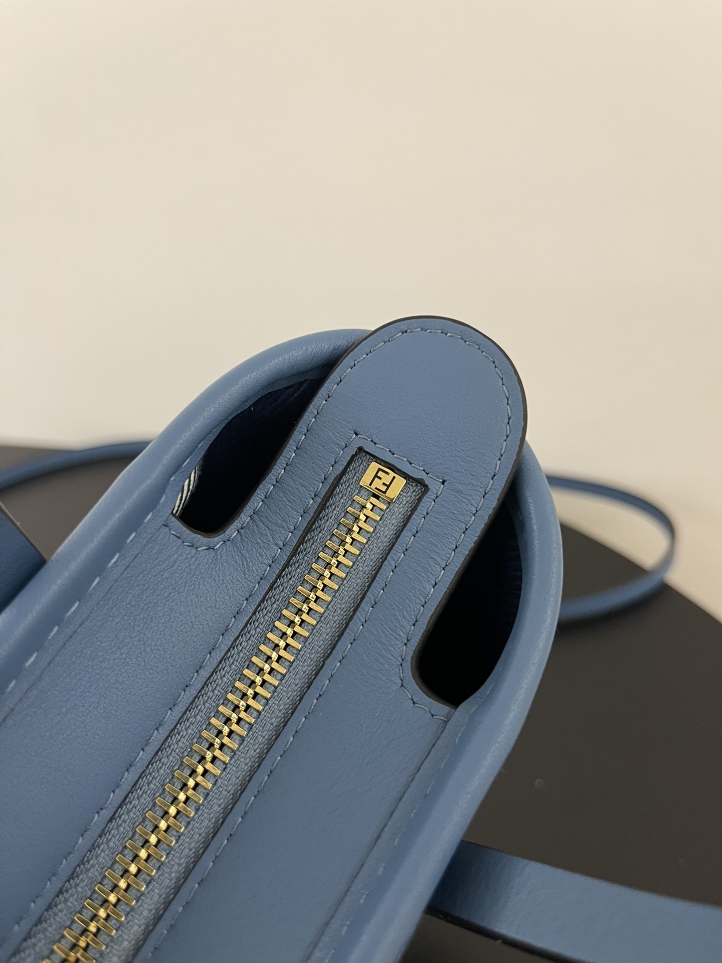 [TOP] FENDI Roll Bag Mini 23*19.5*15cm - Blue