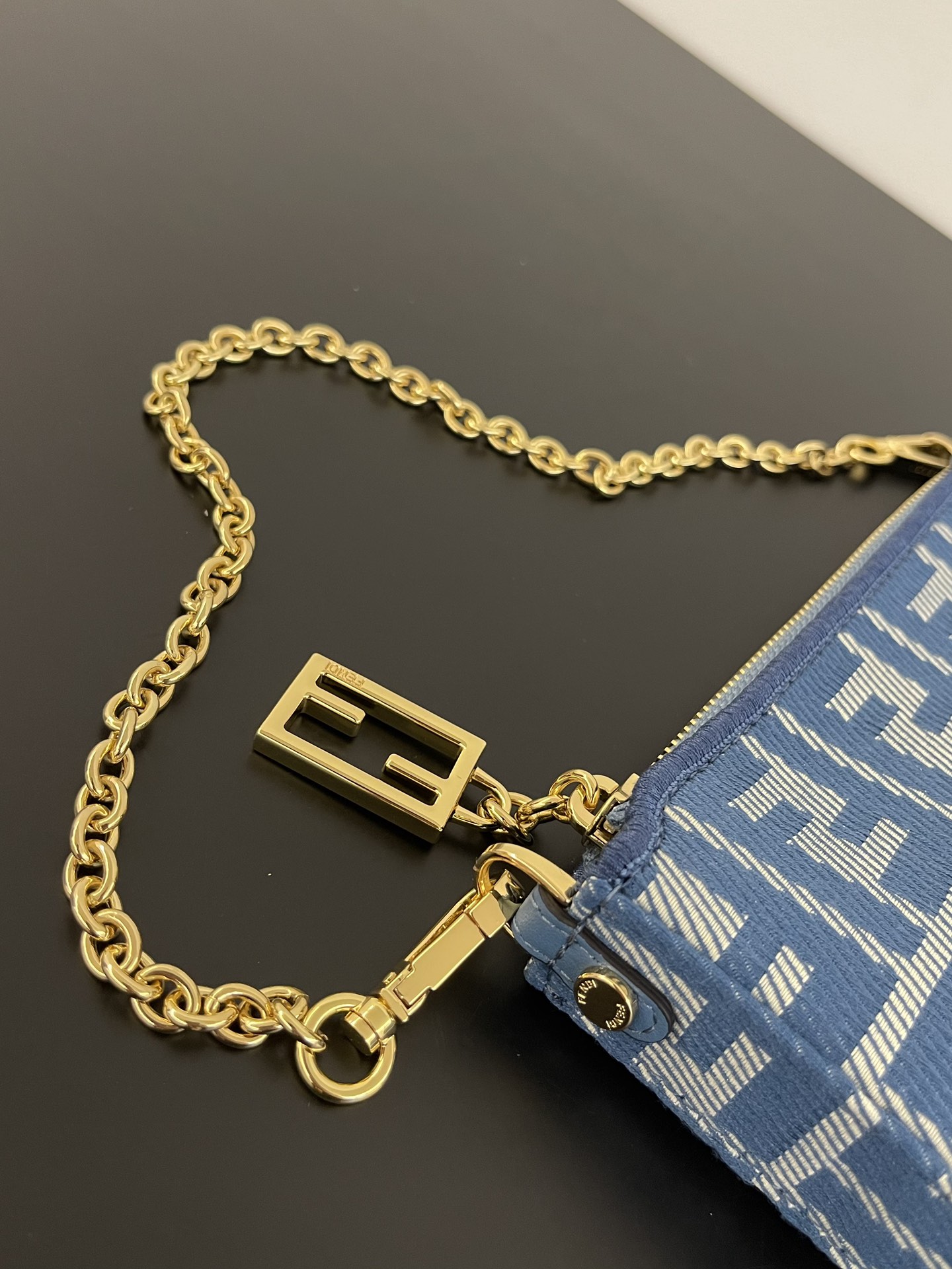 [TOP] FENDI Classic Mahjong Bag 20×3×13cm - Blue