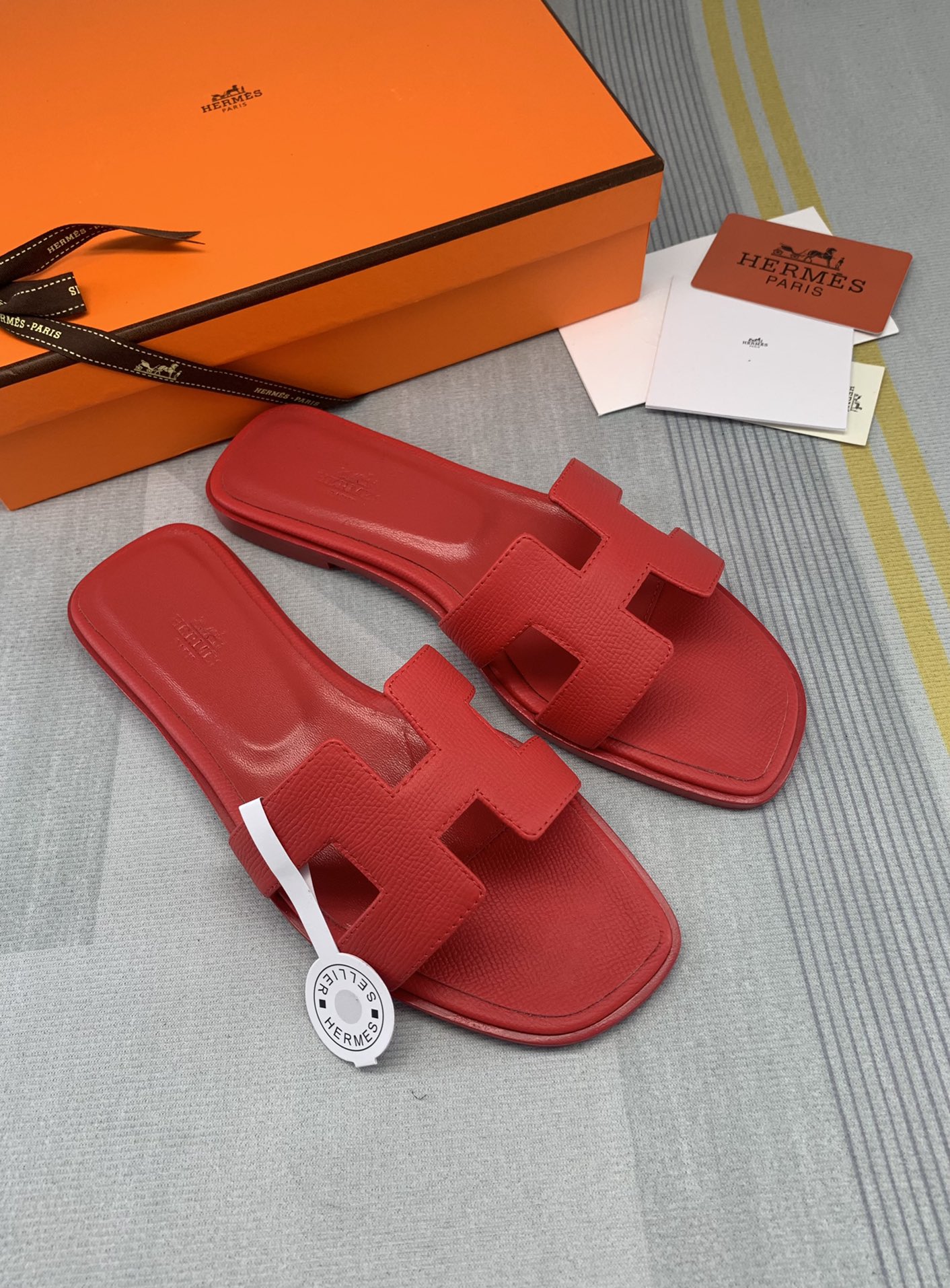 [TOP] HERMES  Sandals - Red