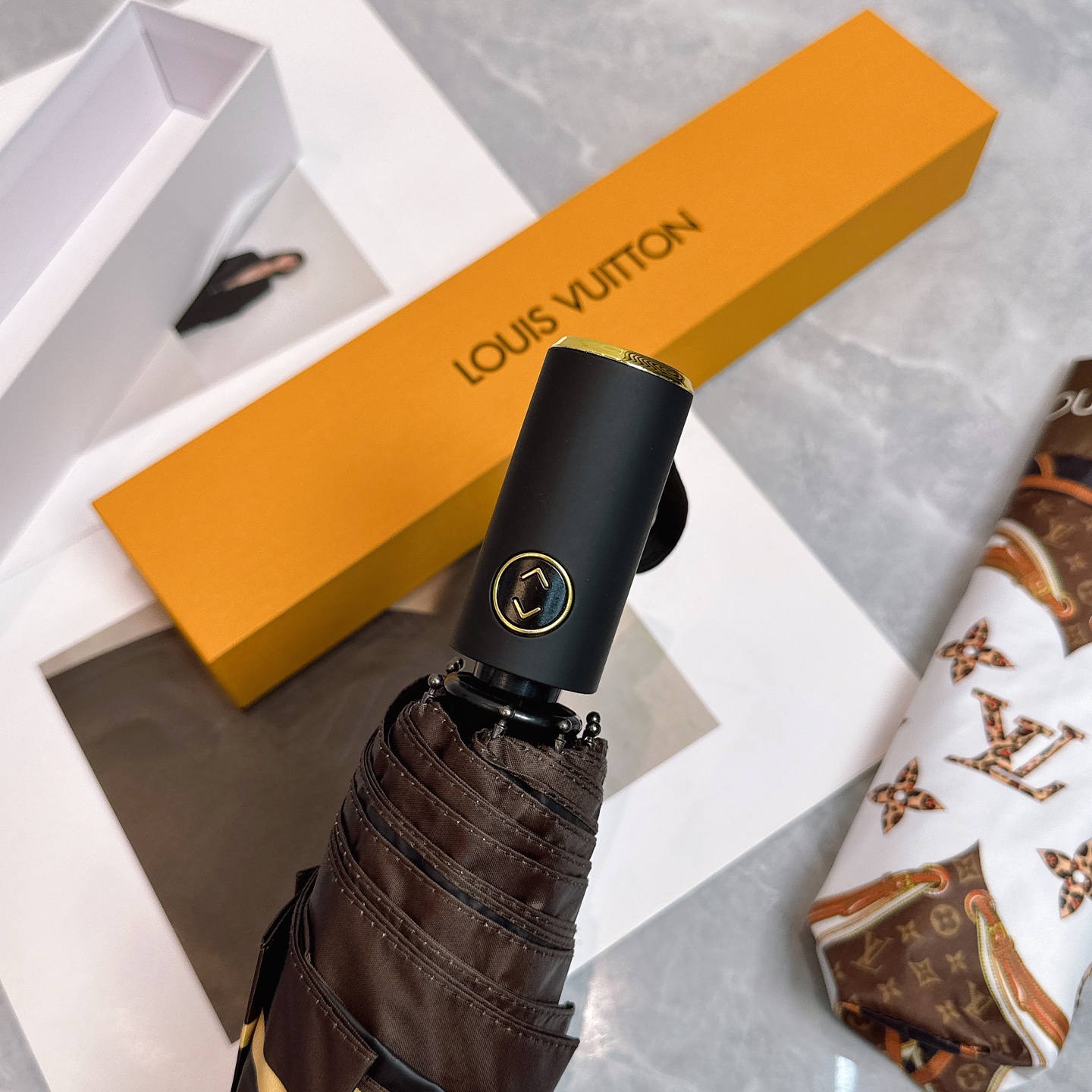 [TOP] Louis Vuitton LV Umbrella - Brown