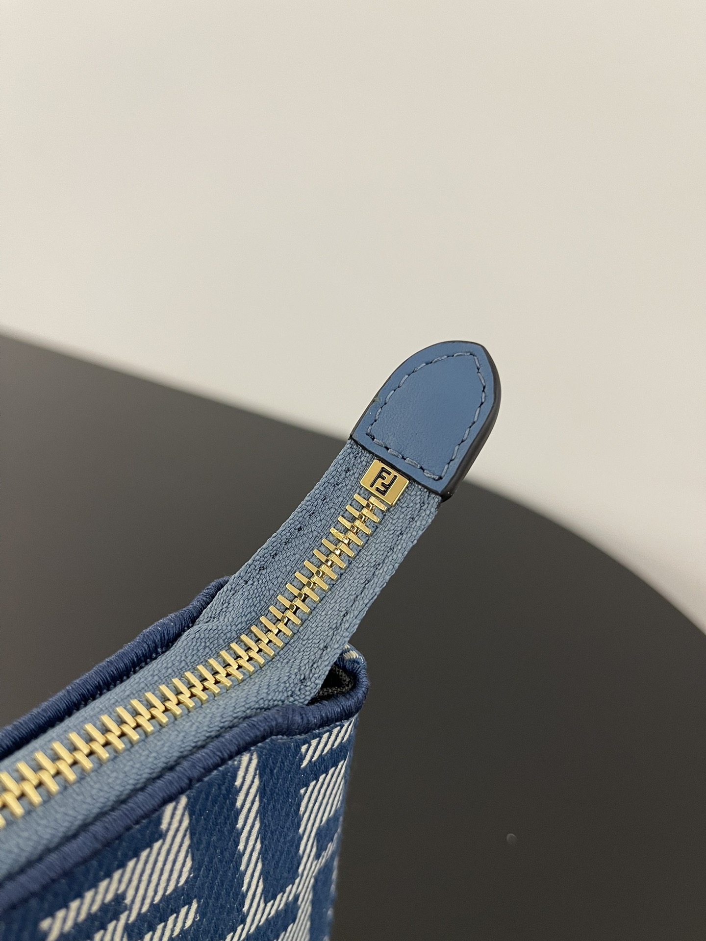 [TOP] FENDI Classic Mahjong Bag 20×3×13cm - Blue