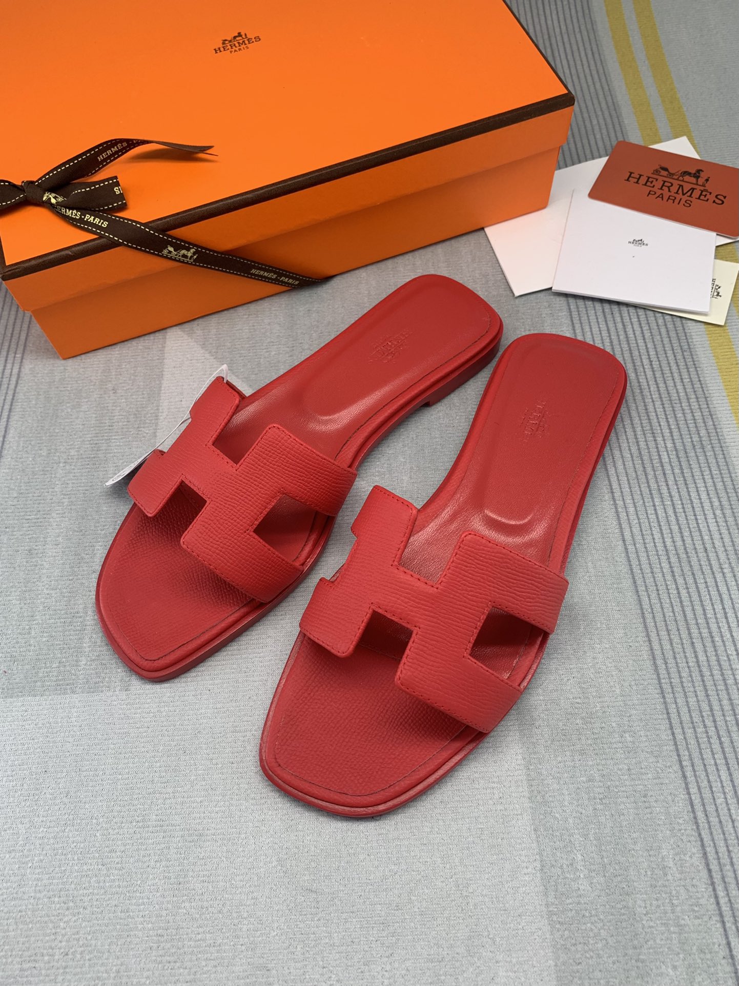 [TOP] HERMES  Sandals - Red