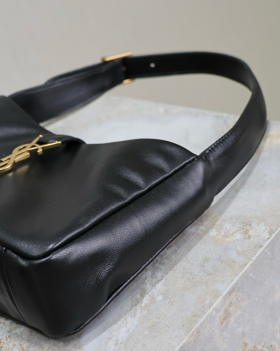 [TOP] Yves Saint Laurent YSL Le 5A7 Hobo Bag Sheepskin 25X14X6cm - Black&GHW