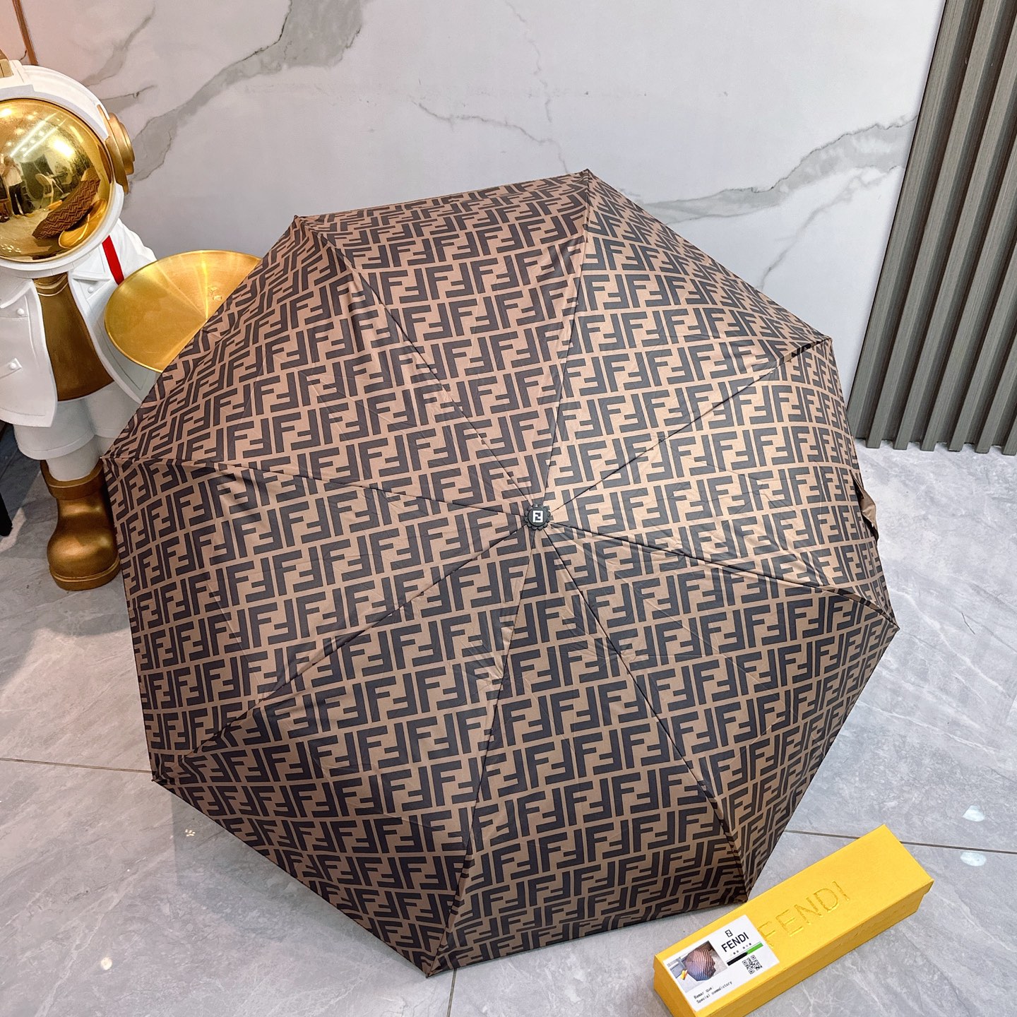 [TOP] FENDI Umbrella - Brown