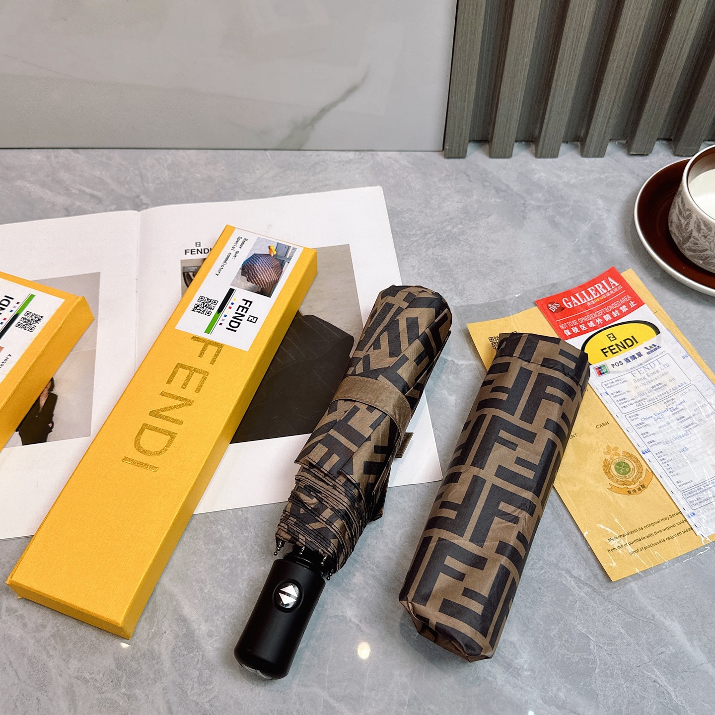 [TOP] FENDI Umbrella - Brown