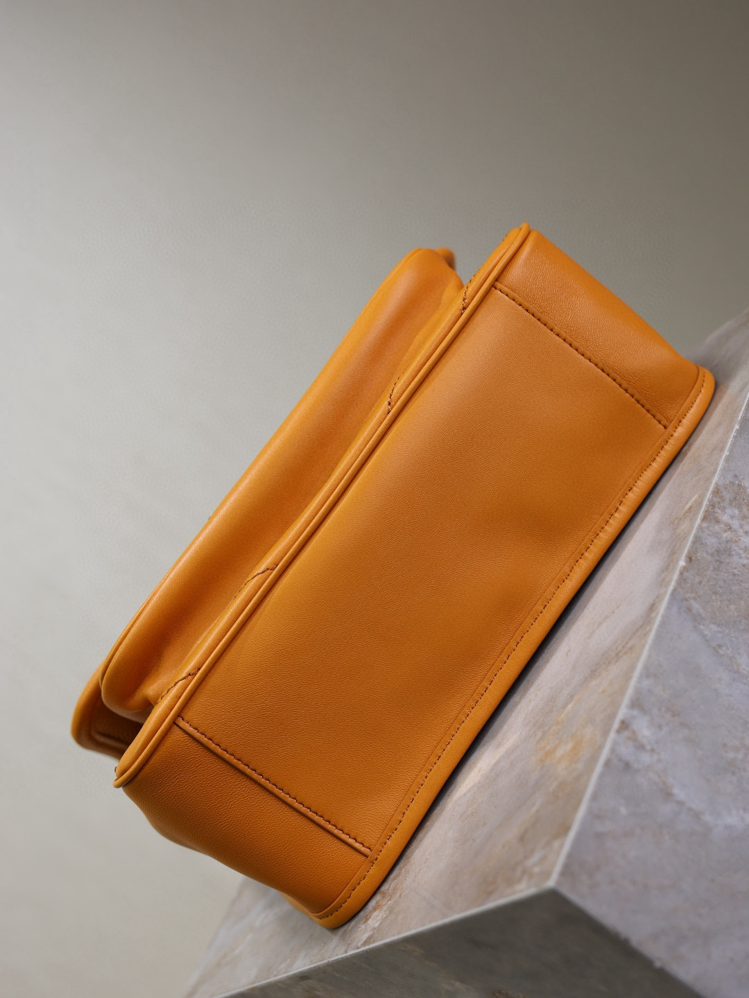 [Top] Yves Saint Laurent YSL Niki Sheepskin Bag 22x16.5x7.5cm/28x20.5x8.5cm - Orange