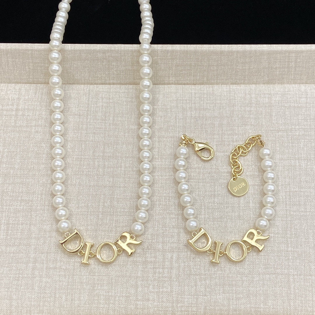 [TOP] Christian Dior Necklace/Bracelet - Gold