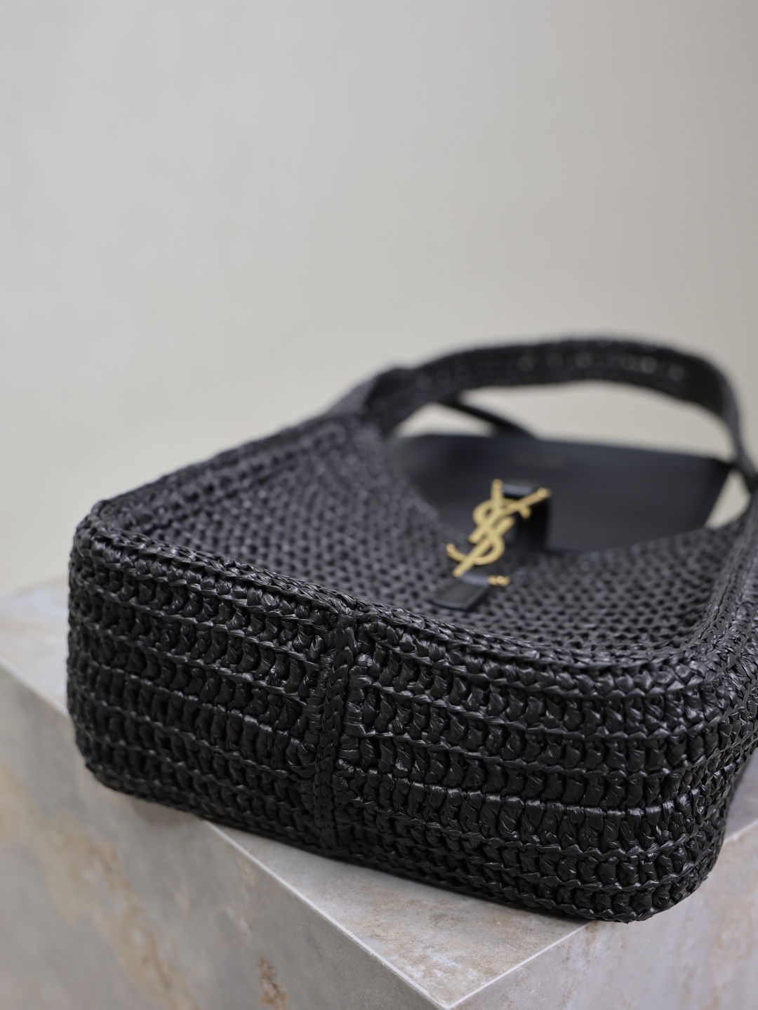 [TOP] Yves Saint Laurent YSL LE 5A7 Bag Weave Underarm Bags 23×22×8.5cm - Black