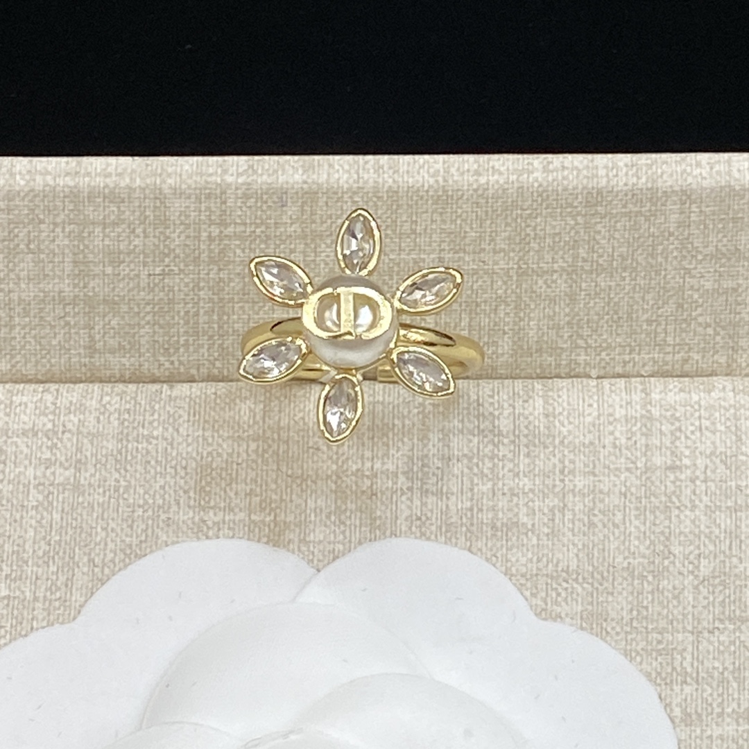 [TOP] Christian Dior Necklace/Bracelet/Earrings/Rings/Hairpin - Gold