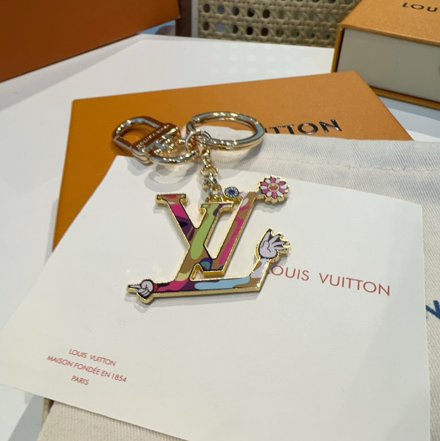 [TOP] Louis Vuitton LV ×TM Iconic Supertlat Key Chain  - Gold