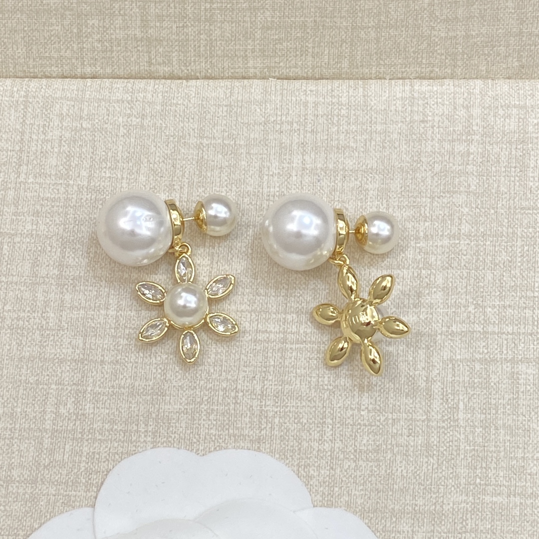 [TOP] Christian Dior Necklace/Bracelet/Earrings/Rings/Hairpin - Gold