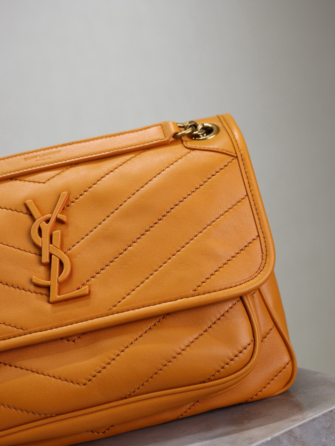 [Top] Yves Saint Laurent YSL Niki Sheepskin Bag 22x16.5x7.5cm/28x20.5x8.5cm - Orange