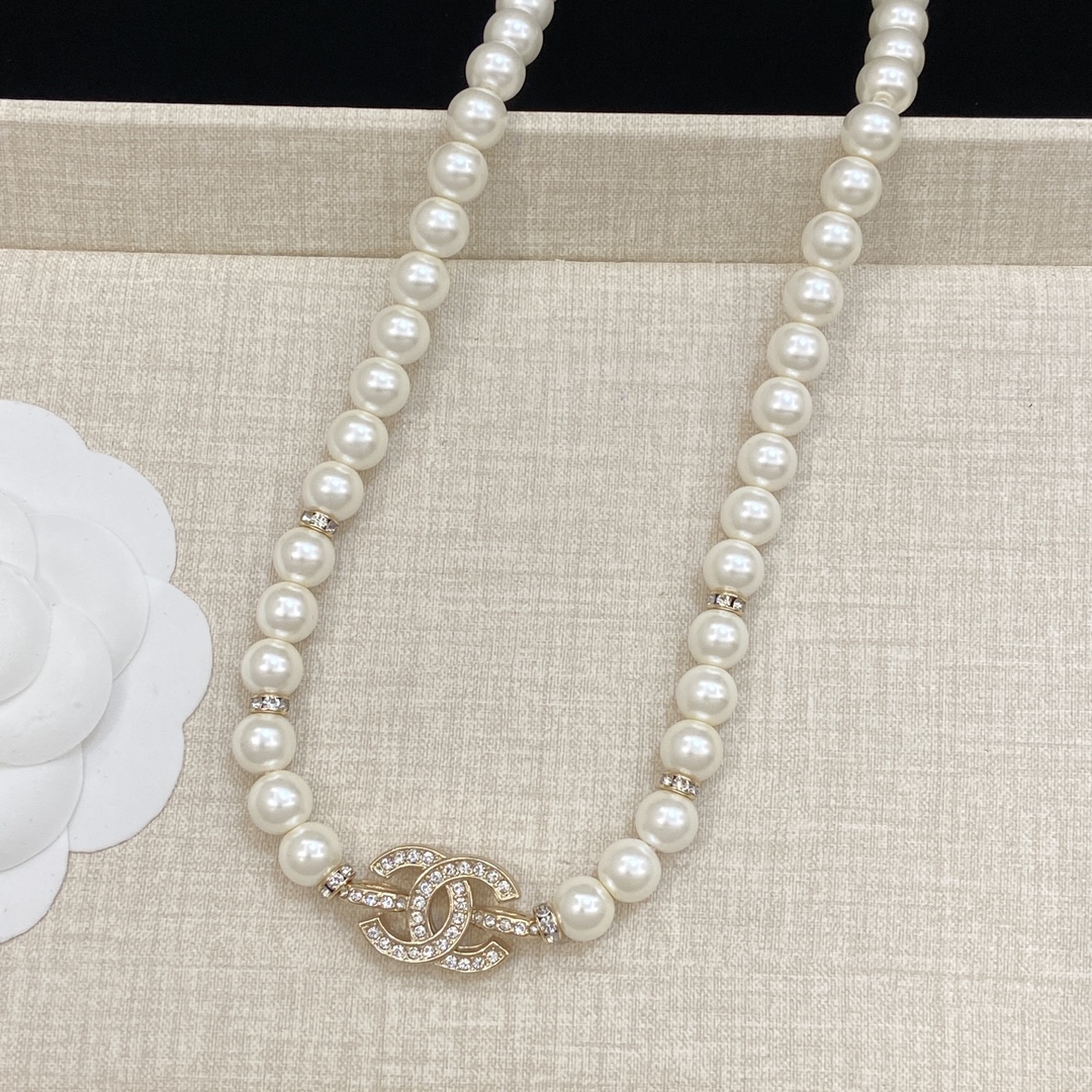 [TOP] CHANEL Necklace + Bracelet Set - Gold