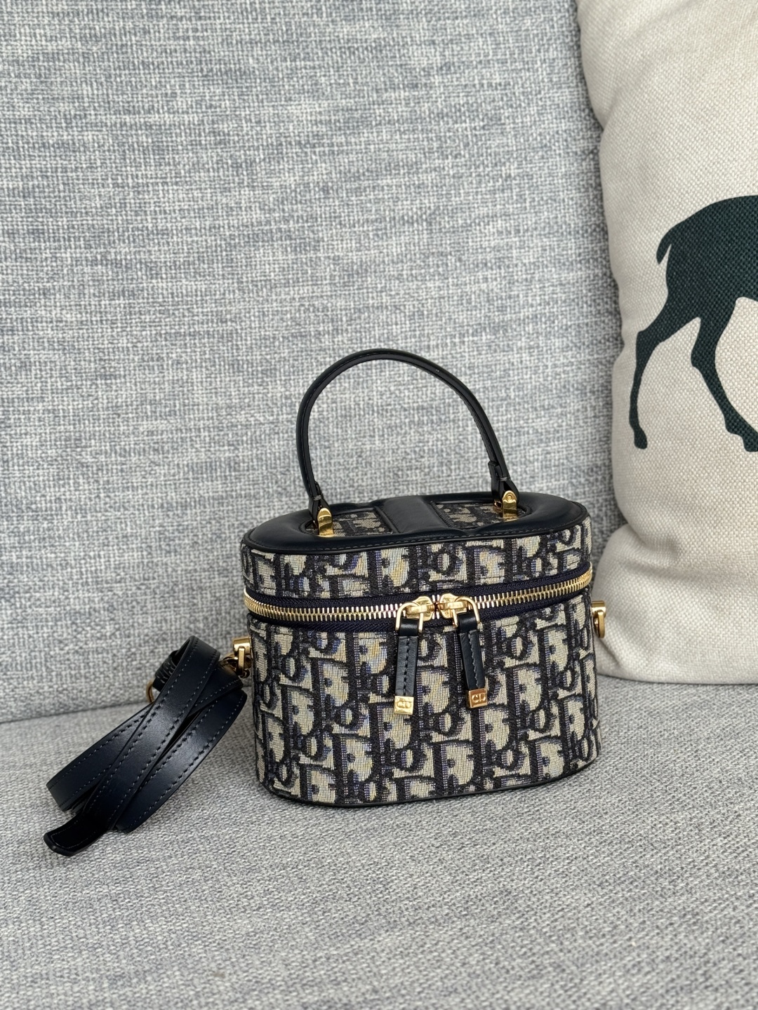 [TOP] Christian Dior 30 Montaigne Vanity Bag 16x11x9.5cm  - Blue