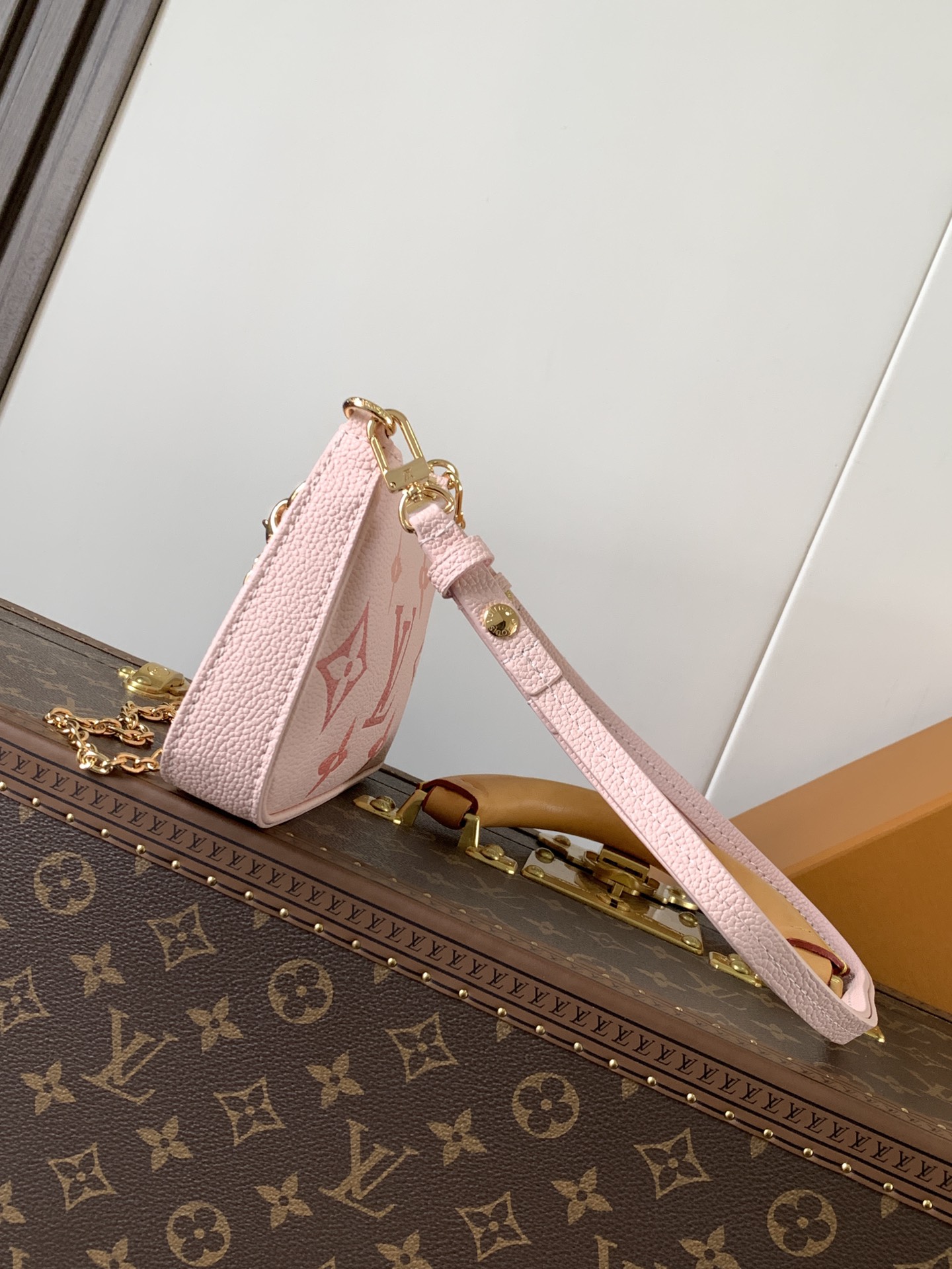 [TOP] Louis Vuitton LV Easy Pouch Bag Handbag 19*11.5*3cm - Pink