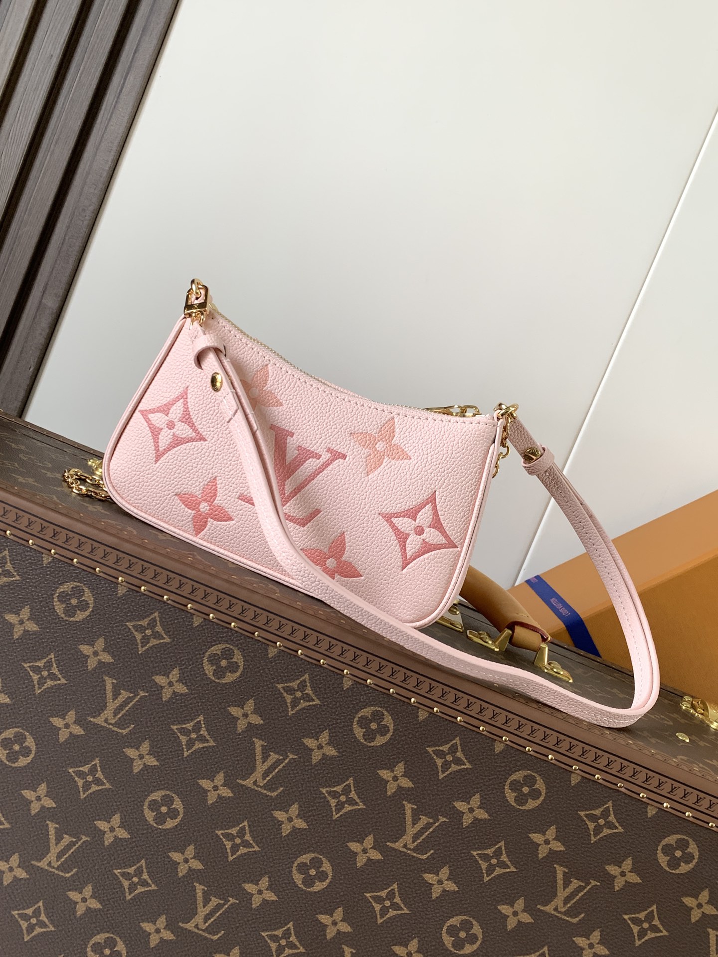 [TOP] Louis Vuitton LV Easy Pouch Bag Handbag 19*11.5*3cm - Pink