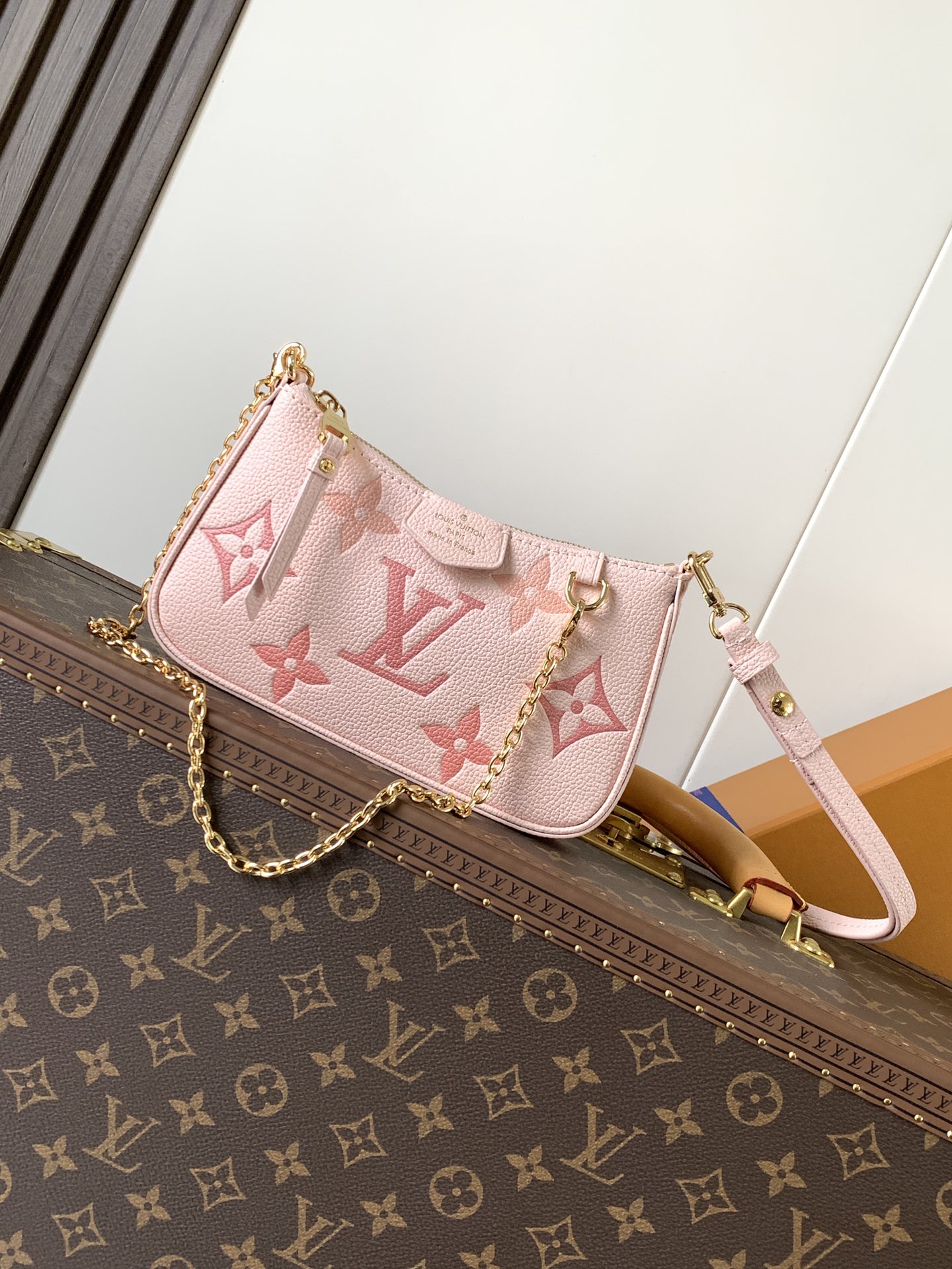 [TOP] Louis Vuitton LV Easy Pouch Bag Handbag 19*11.5*3cm - Pink