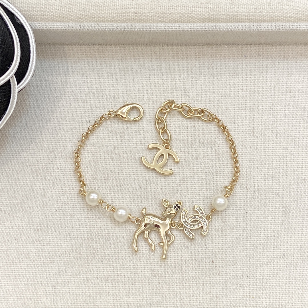 [TOP] CHANEL CC Bracelet with Deer Decoration - Gold
