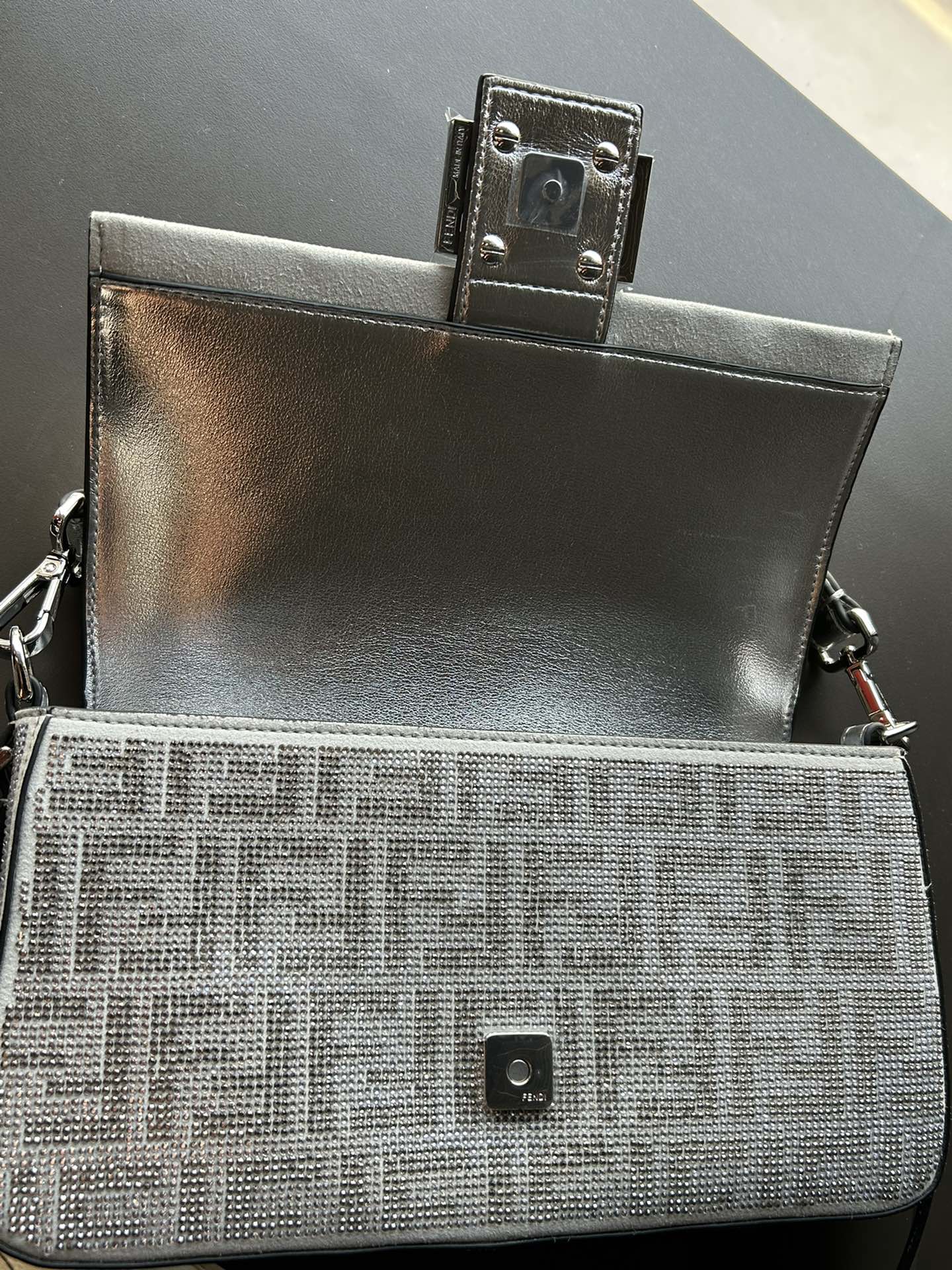 [TOP] FENDI Full Medium Baguette Bag 26*15*5cm - Silver