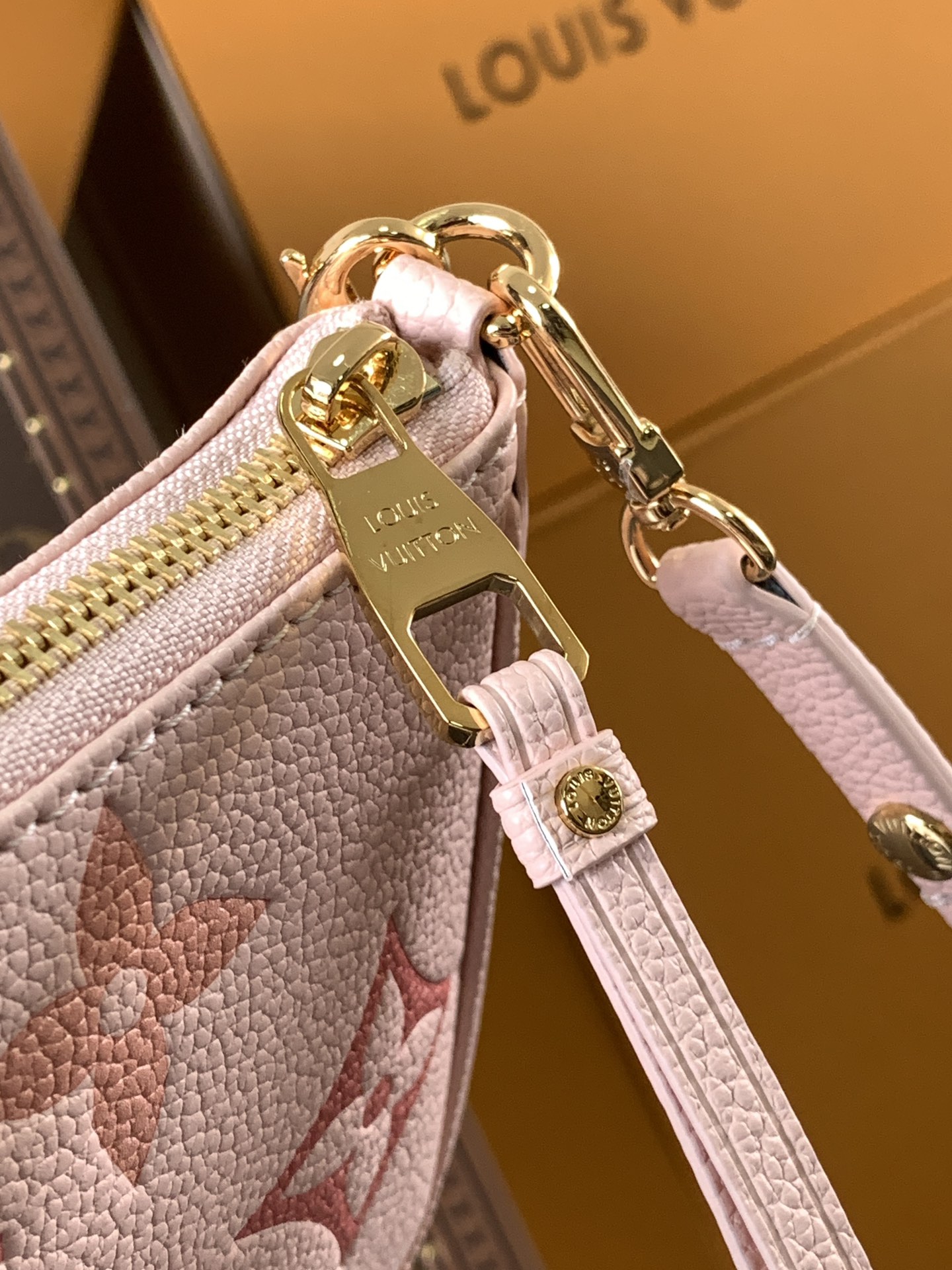 [TOP] Louis Vuitton LV Easy Pouch Bag Handbag 19*11.5*3cm - Pink