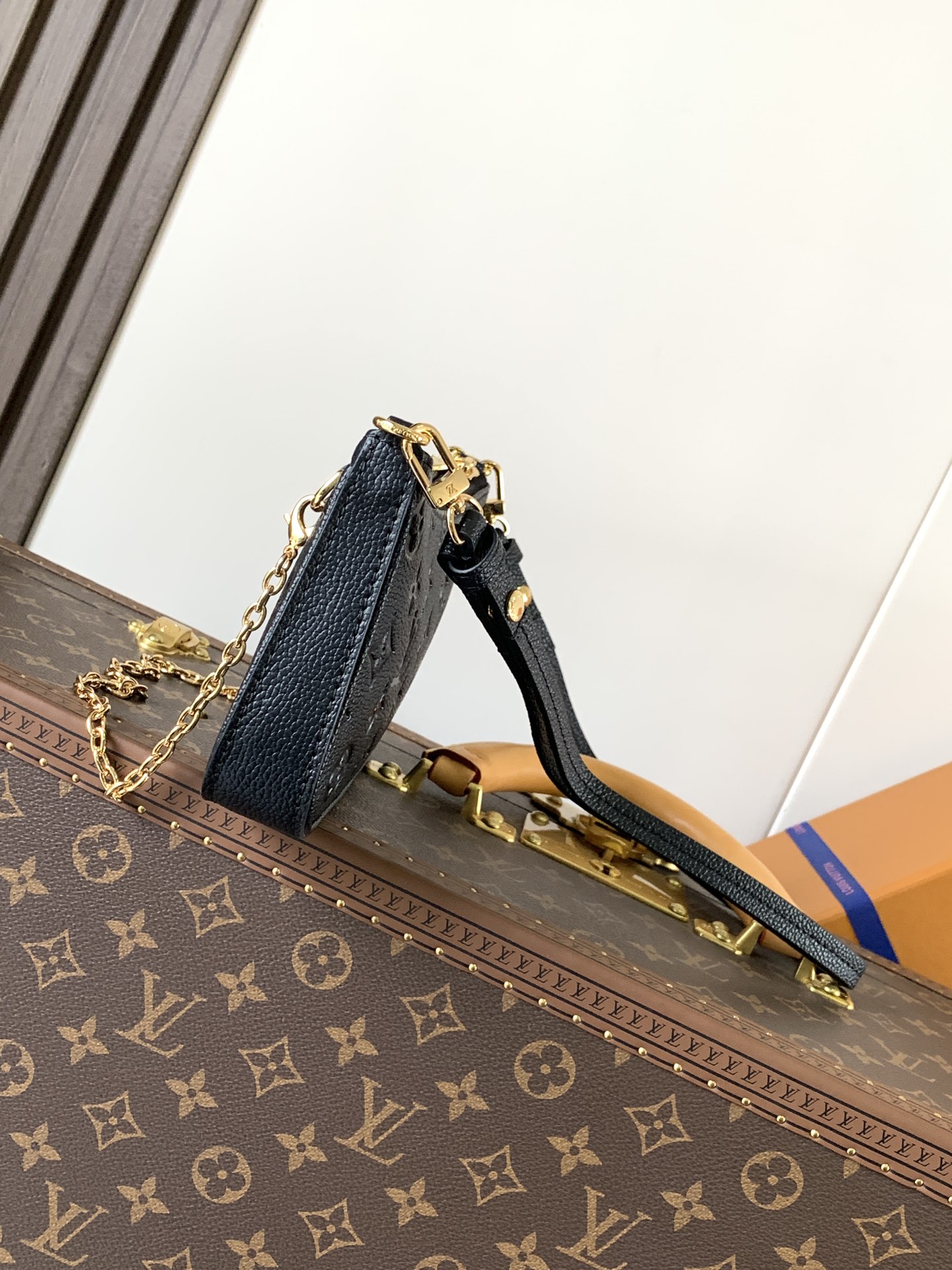 [TOP] Louis Vuitton LV Easy Pouch Bag Handbag  19*11.5*3cm - 3 Colour