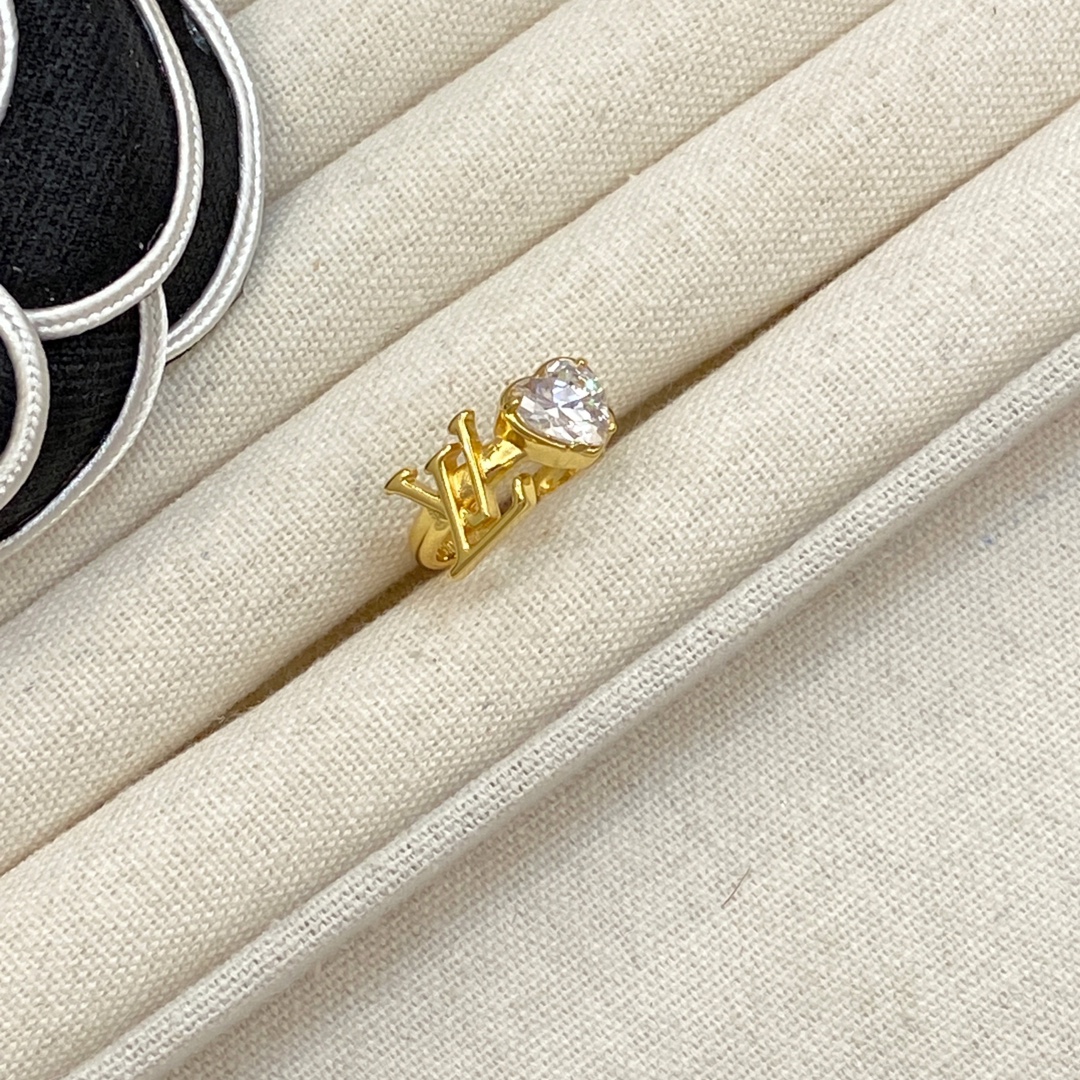 [TOP] Louis Vuitton LV Heart Diamond Ring-3 Colors