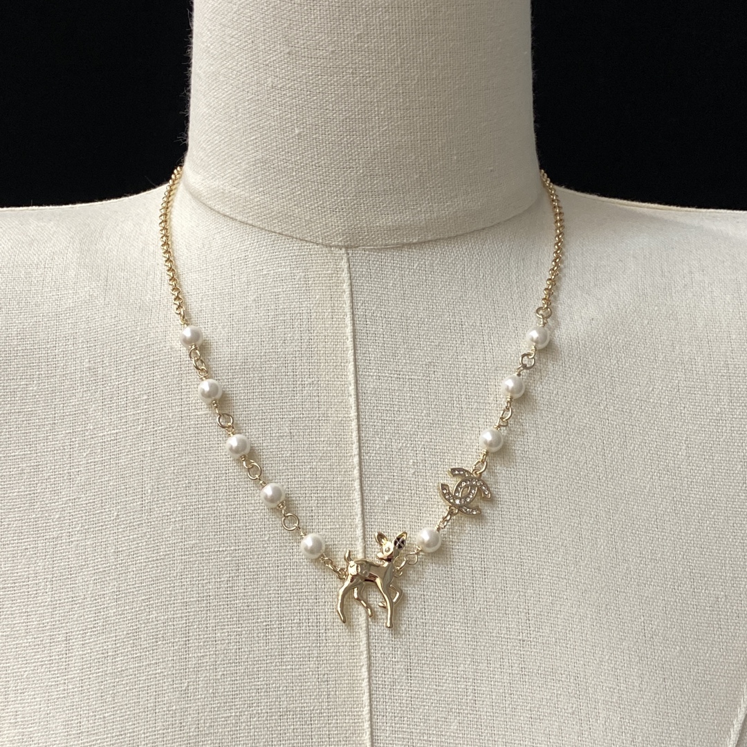 [TOP] CHANEL CC Necklace with Deer Decoration - Gold