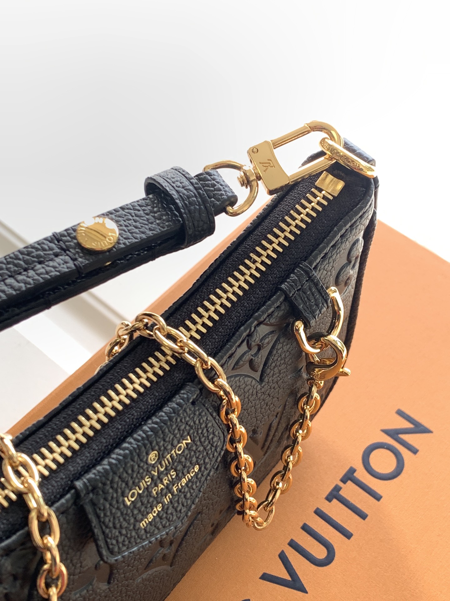 [TOP] Louis Vuitton LV Easy Pouch Bag Handbag  19*11.5*3cm - 3 Colour