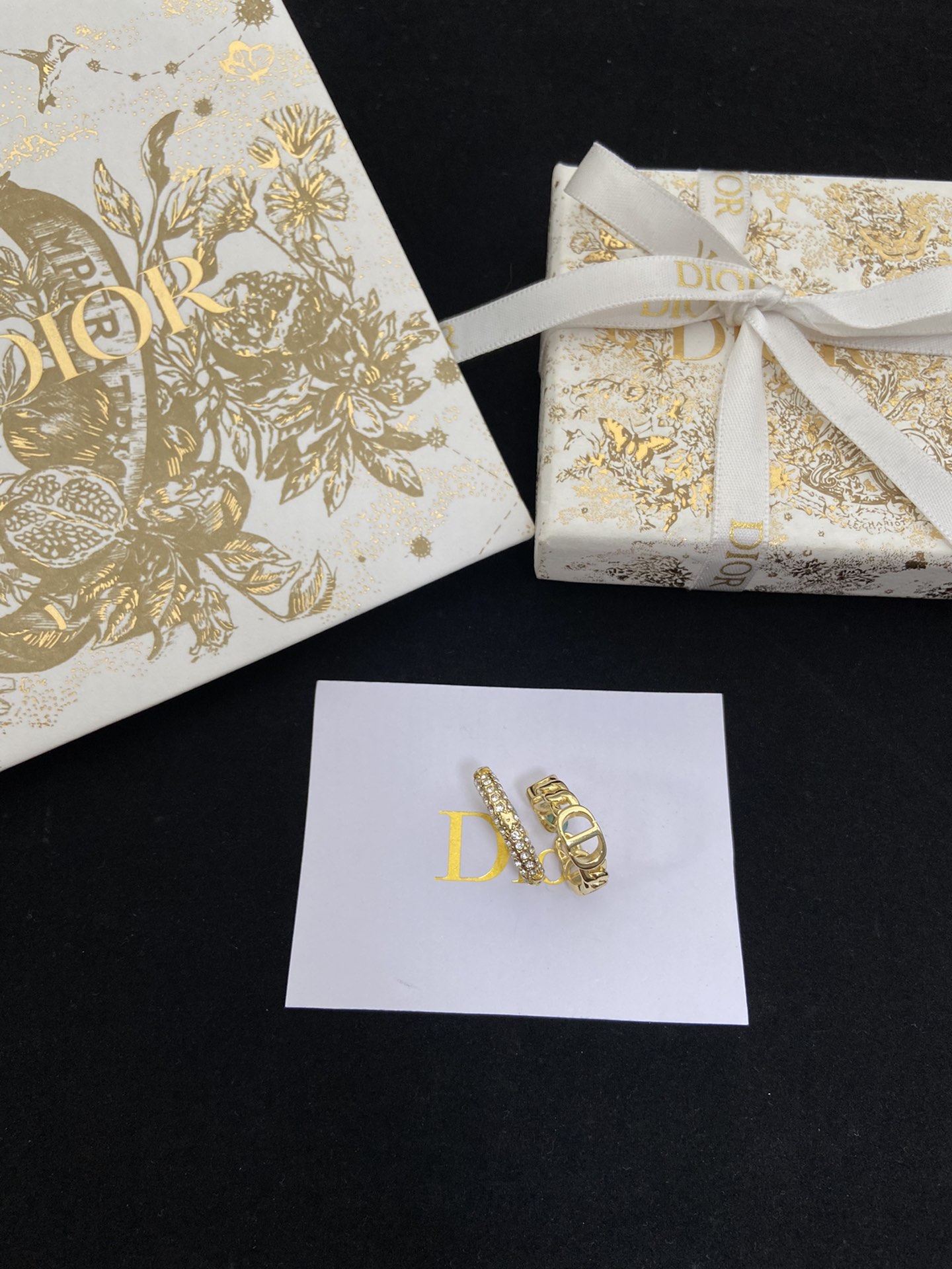 [TOP] Christian Dior set of three rings - Gold